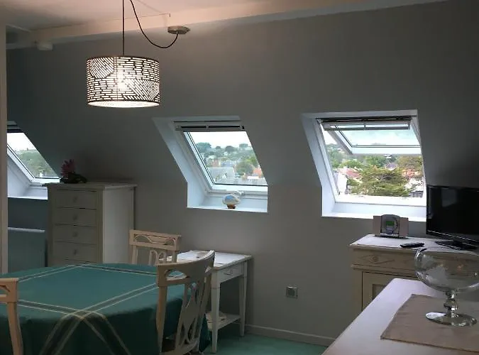 A 50m De La Apartment *